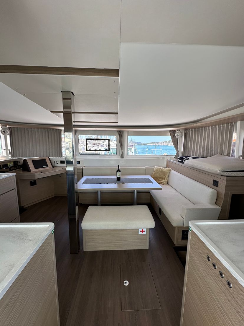 Lagoon 46 DESTINY POINT