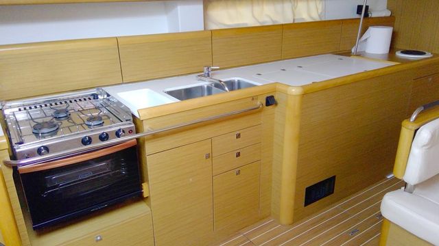 Jeanneau 44 Tewa