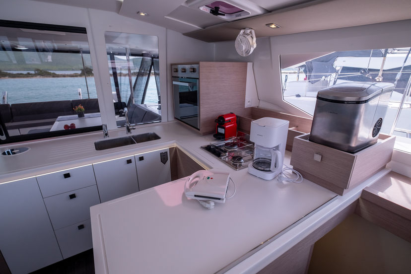 Fountaine Pajot 42 Orestes