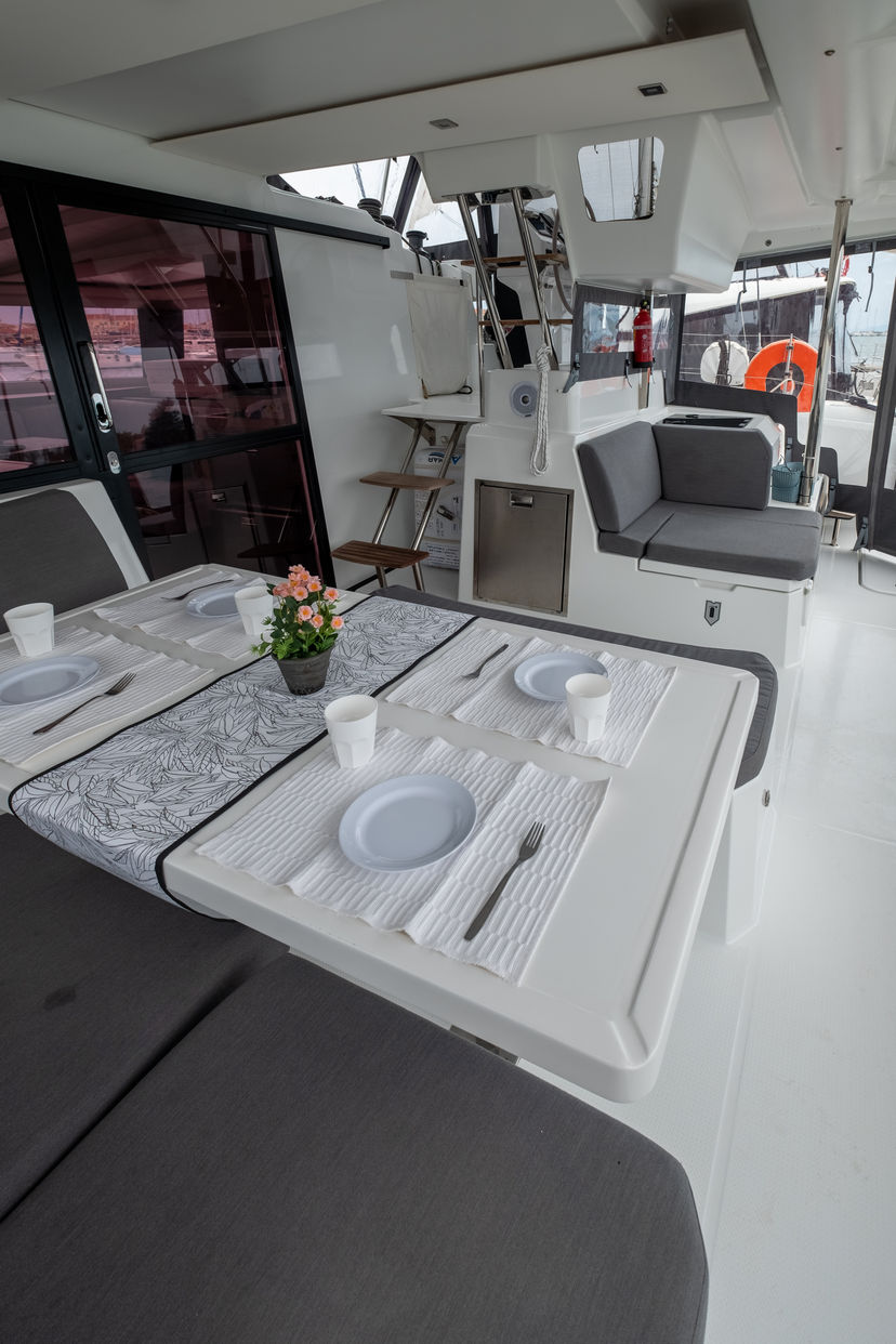 Fountaine Pajot 42 Orestes