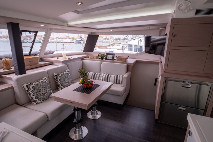 Fountaine Pajot 42 Orestes