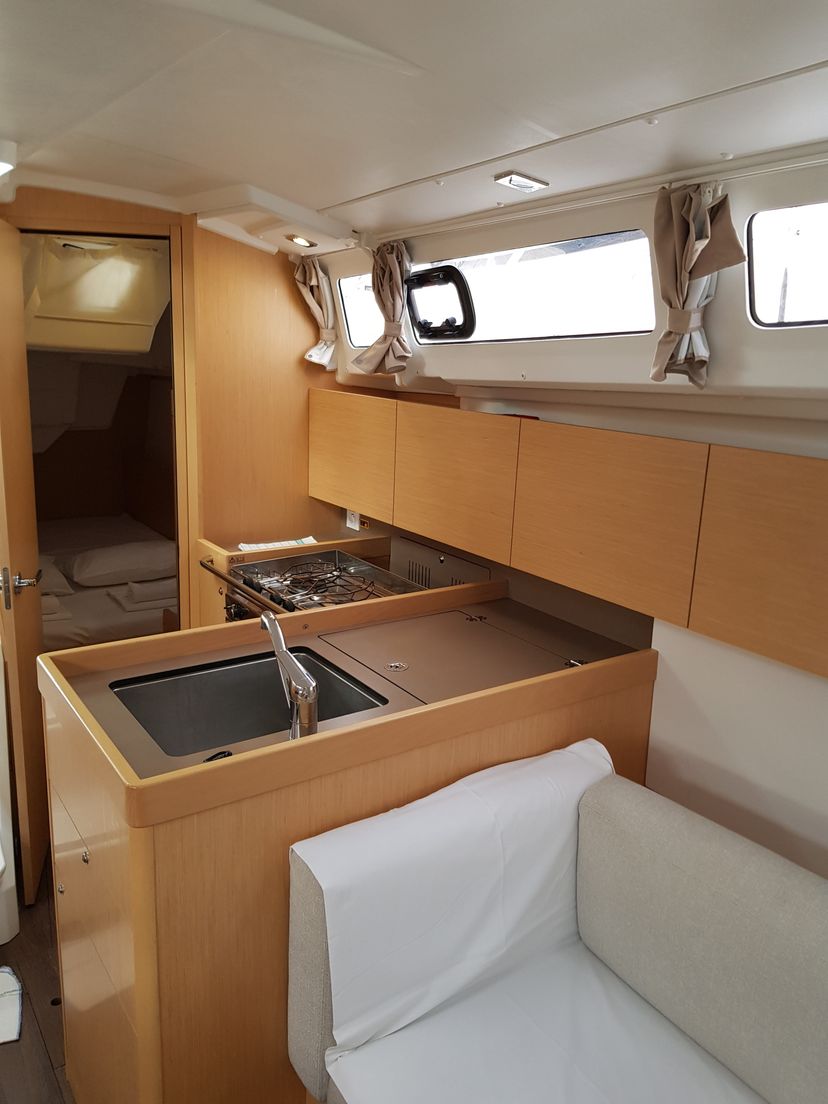 Beneteau OCEANIS 35.1 Kolibri