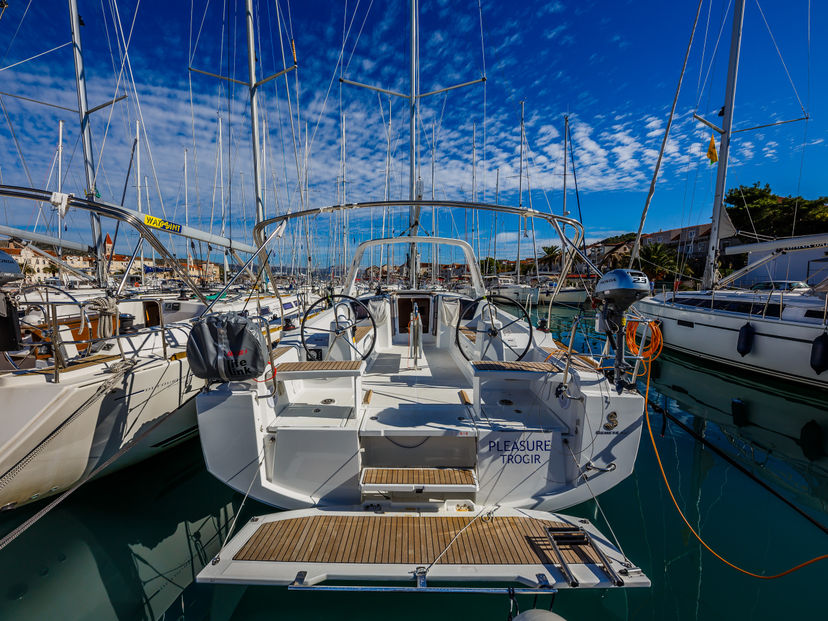 Beneteau 38 Pleasure