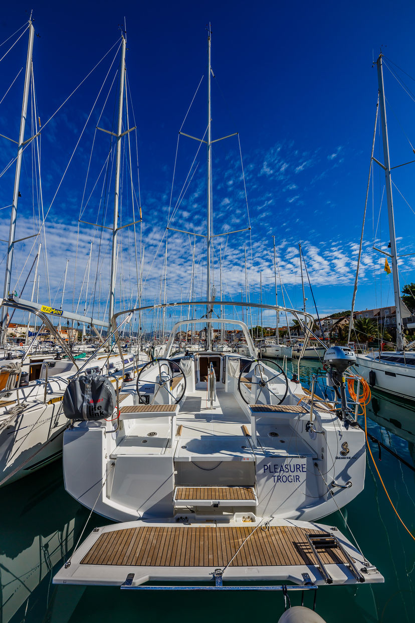 Beneteau 38 Pleasure