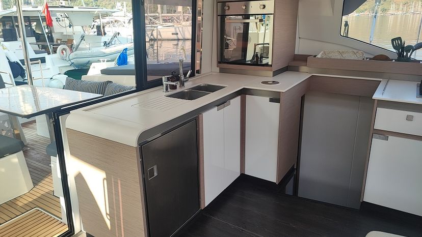 Fountaine Pajot 45 Lalom