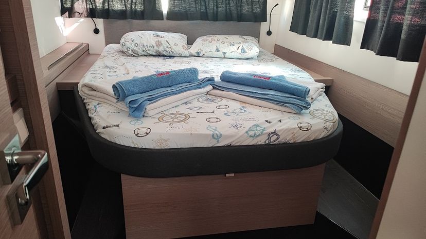 Fountaine Pajot 40 Blue Orion