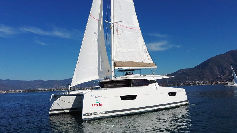 Fountaine Pajot 42 Reina