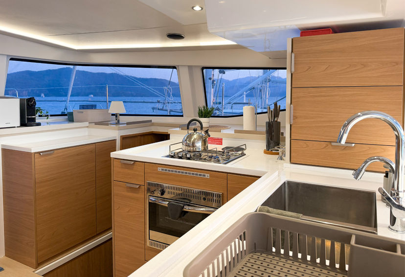 Bali Catamarans 4.8  Luna