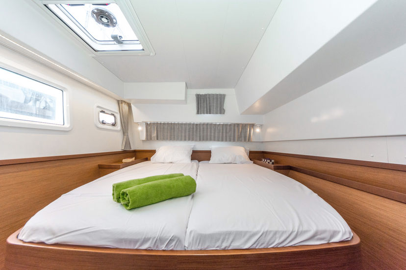 Lagoon 42 Pulsar