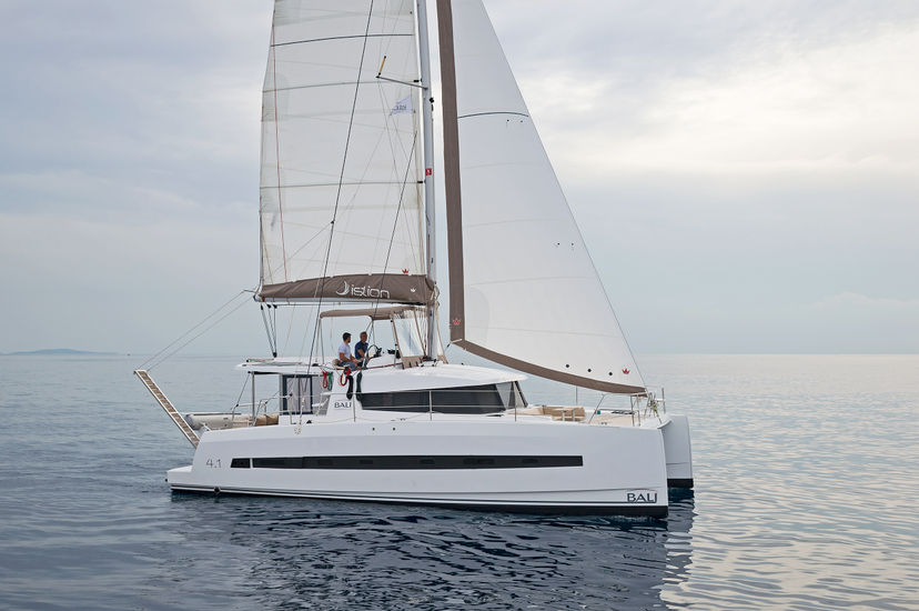 Bali Catamarans 4.1 Golden Waters