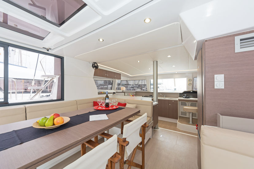 Bali Catamarans 4.1 Golden Waters