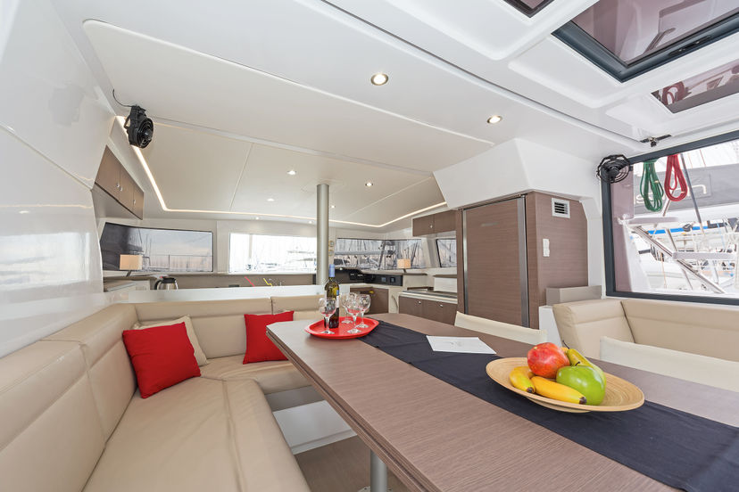 Bali Catamarans 4.1 Golden Waters