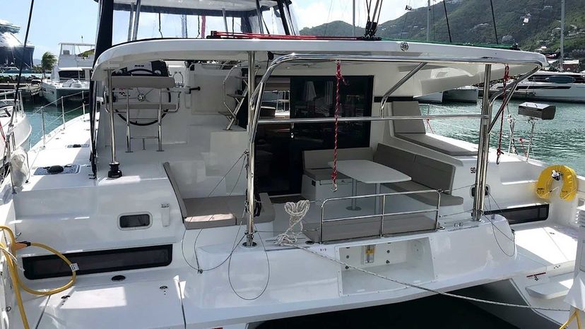 Lagoon 42 Sunsail Lagoon 424 Classic