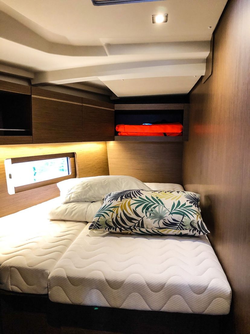 Beneteau OCEANIS 46.1 BUMBLEBEE