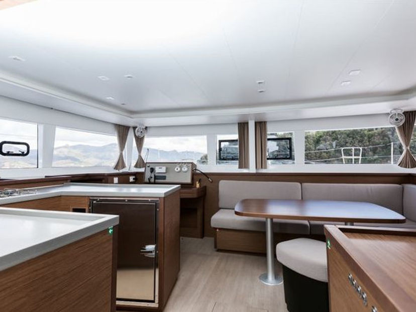 Lagoon 45 SILICIA 