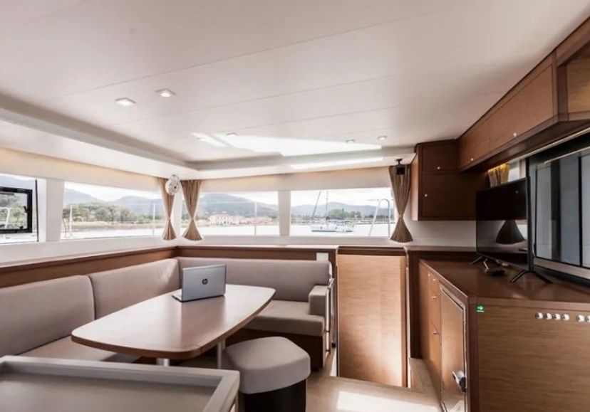 Lagoon 45 SILICIA 