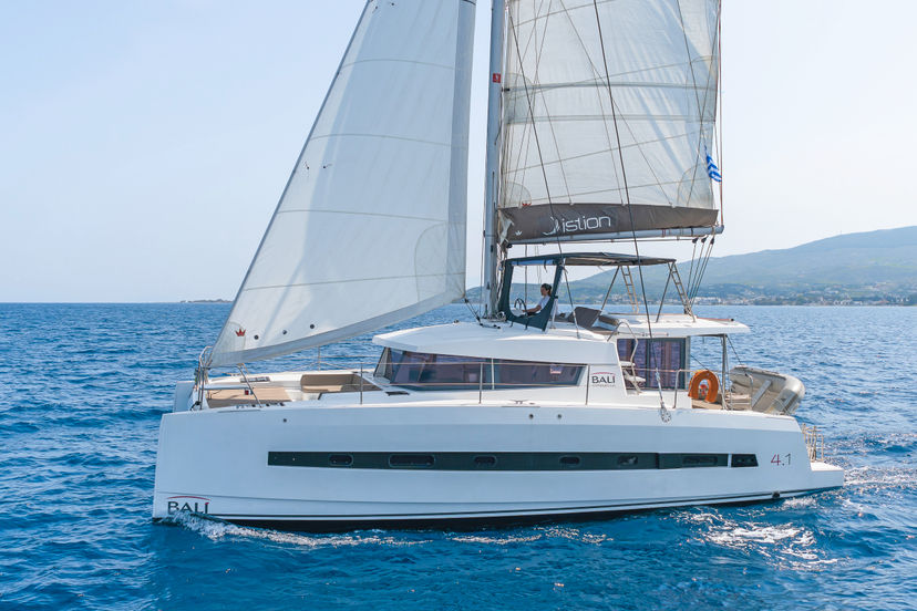 Bali Catamarans 4.1 Crystal Waters