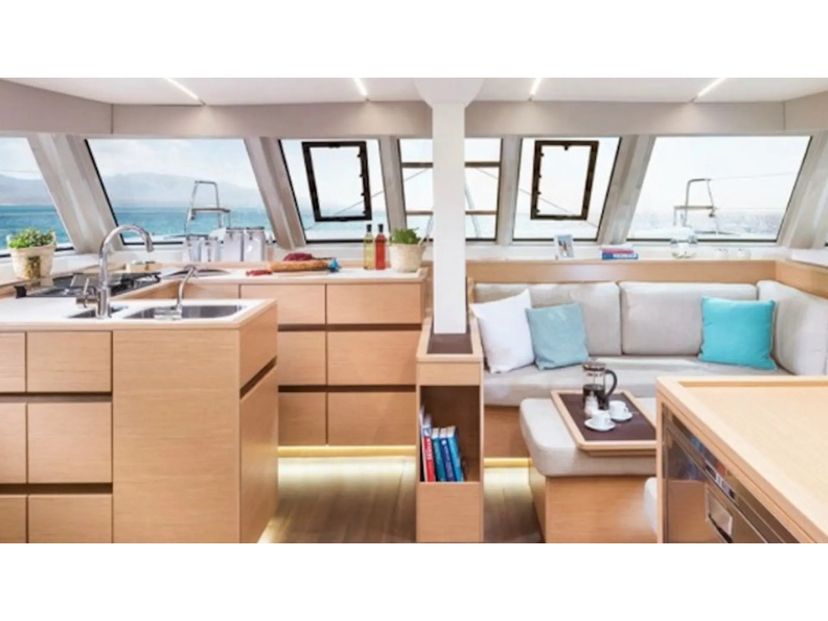 Catamarans Nautitech 46 Mira
