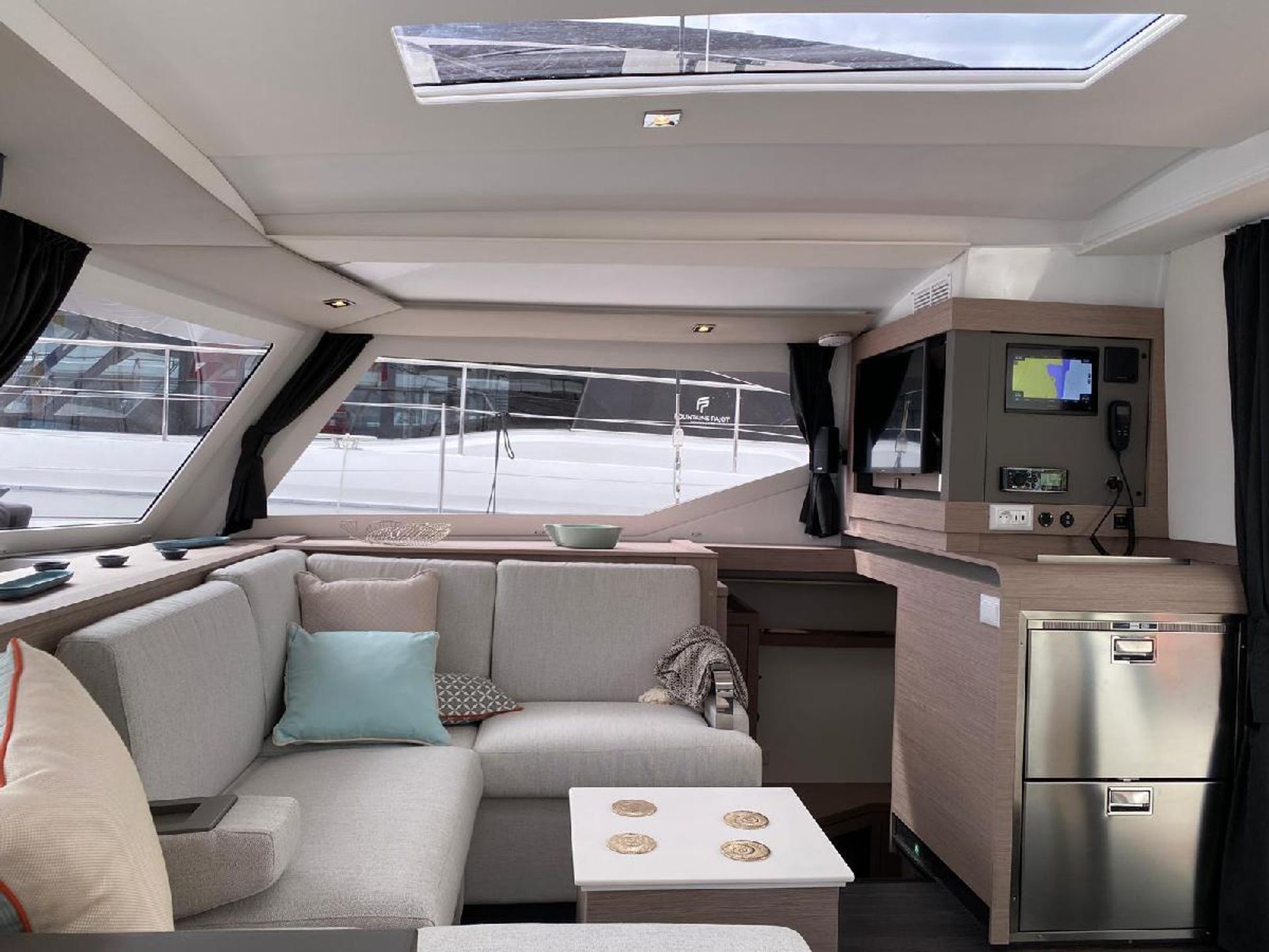 4721974610000102755_HO_interior.jpg