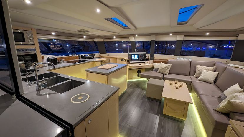 Fountaine Pajot 50 IZABELLA