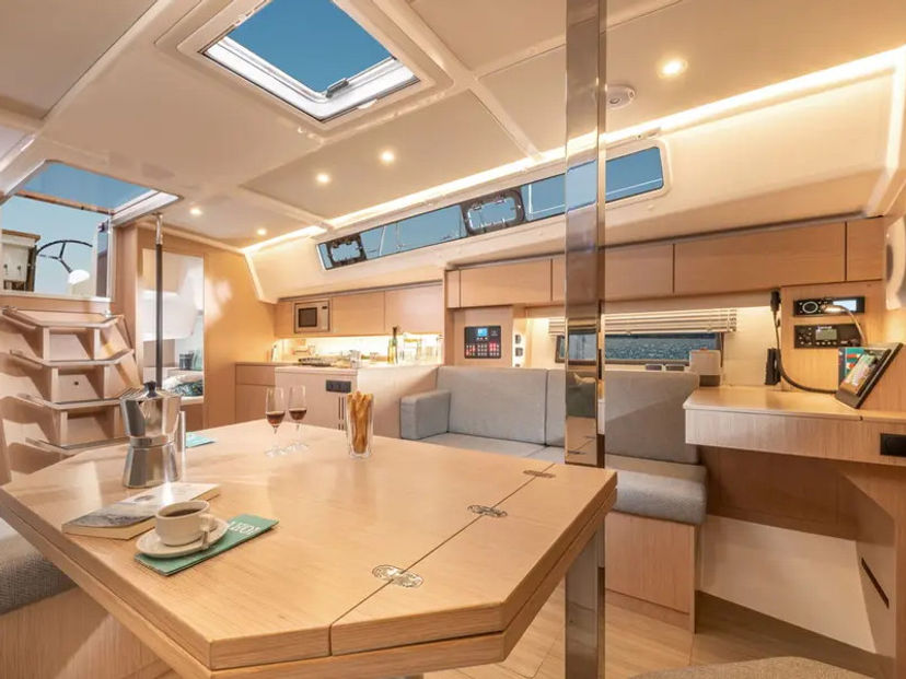Bavaria Yachtbau C42 PRES-C42-22-G