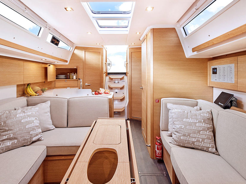 Elan E5 LINA 2020 (new sails 2024., air condition)