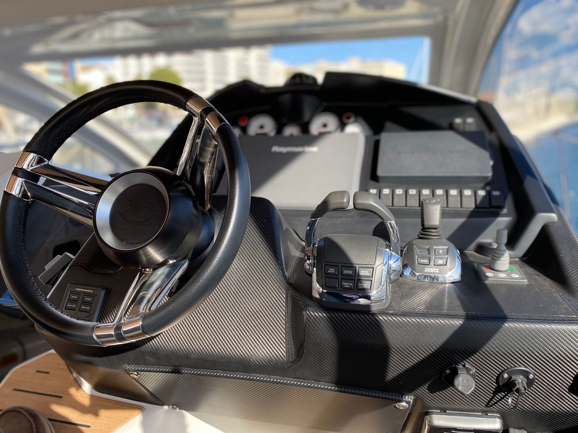 4853350557600575_Medusa_cockpit6.JPG