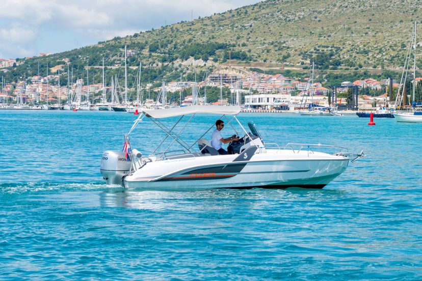 Beneteau FLYER 6 Beneteau Flyer 6 Space Deck