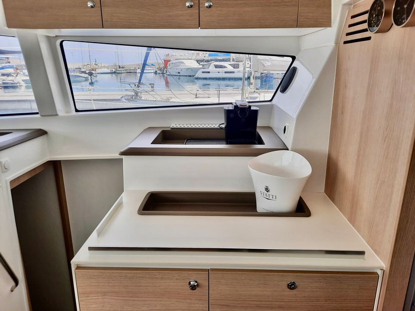 Bali Catamarans 4.1 Negroni