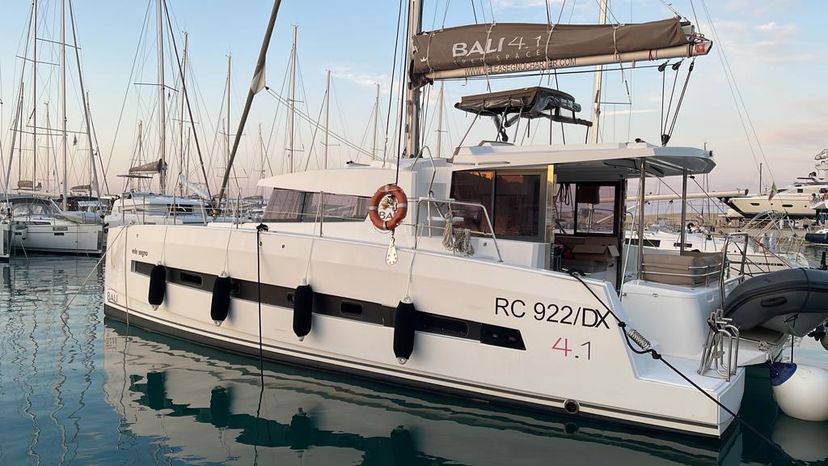 Bali Catamarans 4.1 Negroni