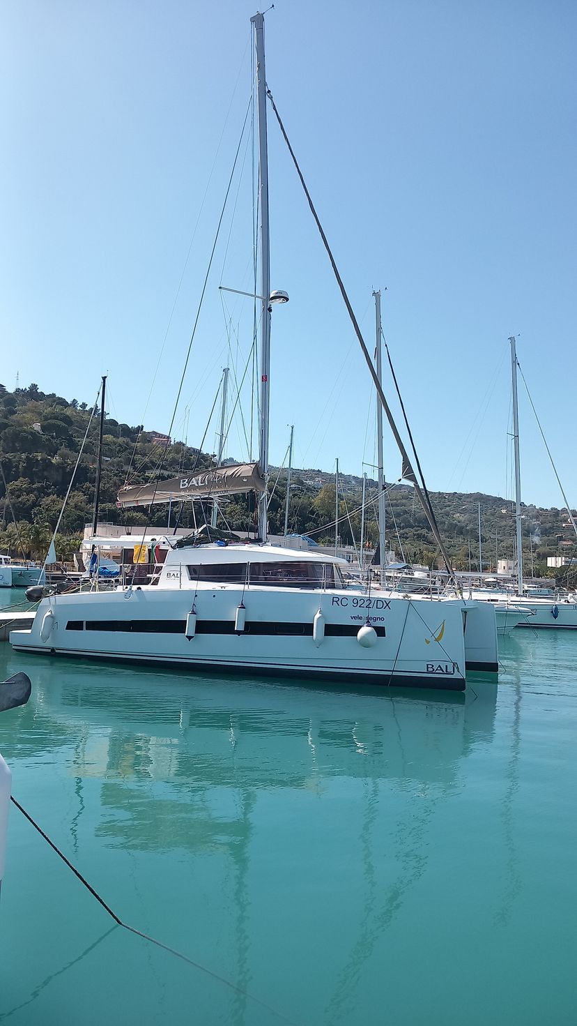 Bali Catamarans 4.1 Negroni
