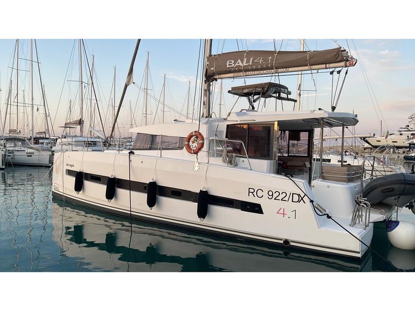 Bali Catamarans 4.1 Negroni