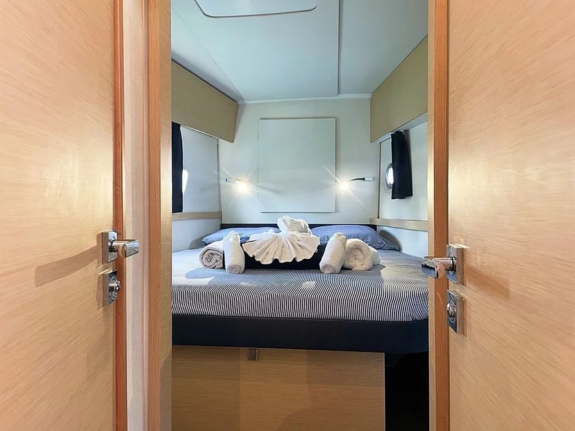 Fountaine Pajot 44 Full Moon II