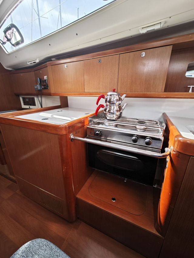 Beneteau 40 Violet