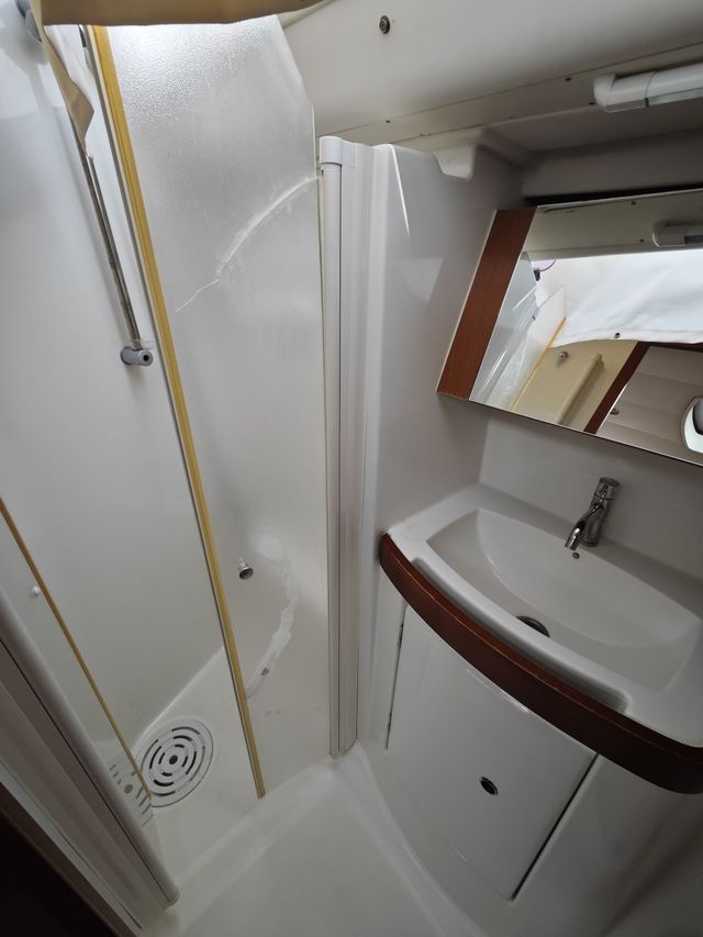 Beneteau 40 Violet