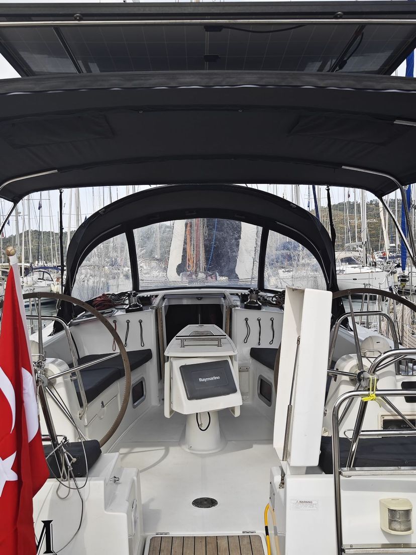 Beneteau 40 Violet