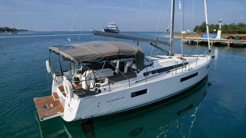 Jeanneau 40 BLACK BIRD