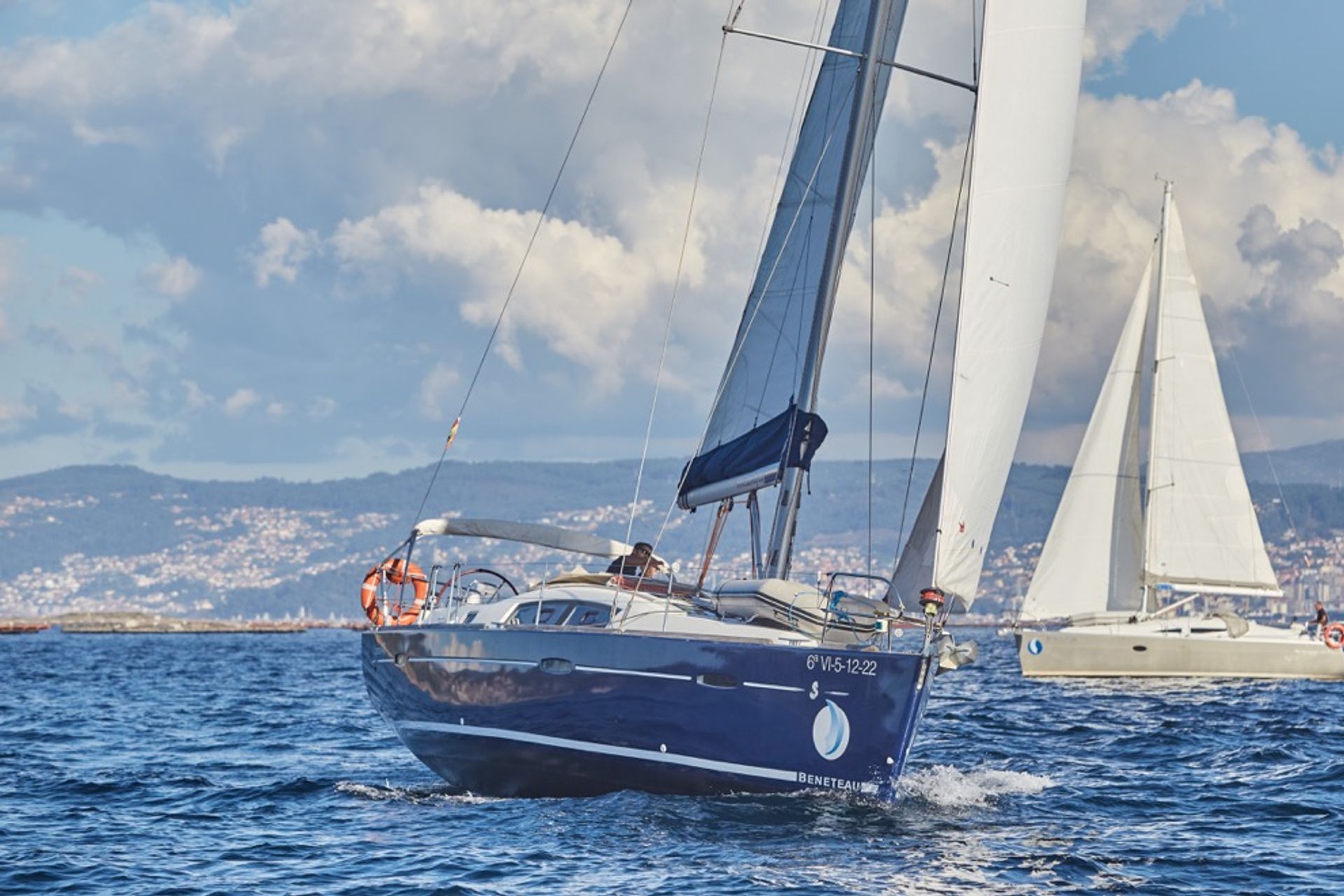 4959541241602630_Beneteau_Oceanis_40_Sailway_fleet_Alquiler_barcos_Vigo_Galicia_%2810%29.jpg