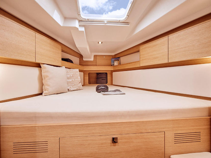 Elan E5 LINA 2020 (new sails 2024., air condition)