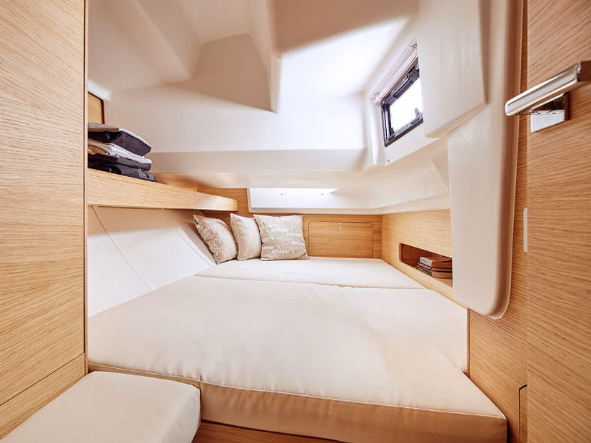 Elan E5 LINA 2020 (new sails 2024., air condition)