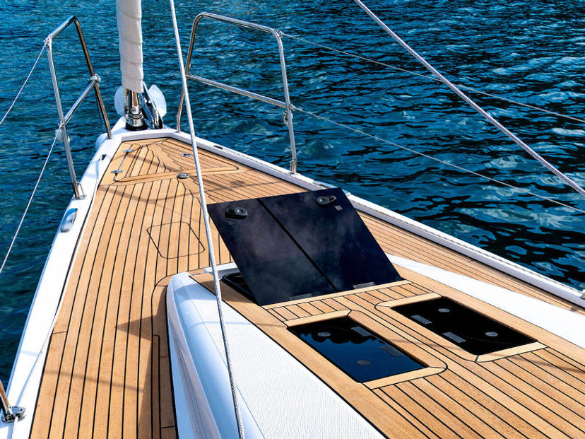 Elan E5 LINA 2020 (new sails 2024., air condition)
