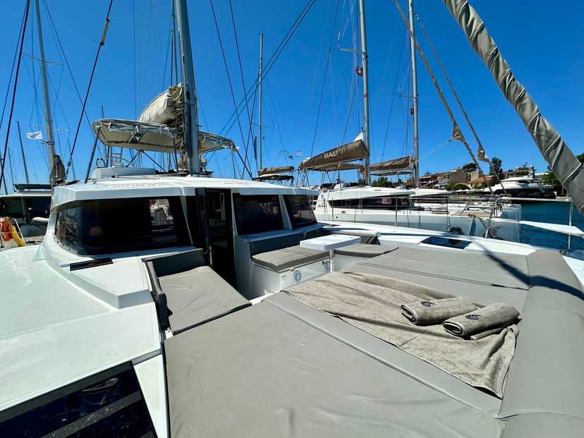 Bali Catamarans 4.2 Sofia II