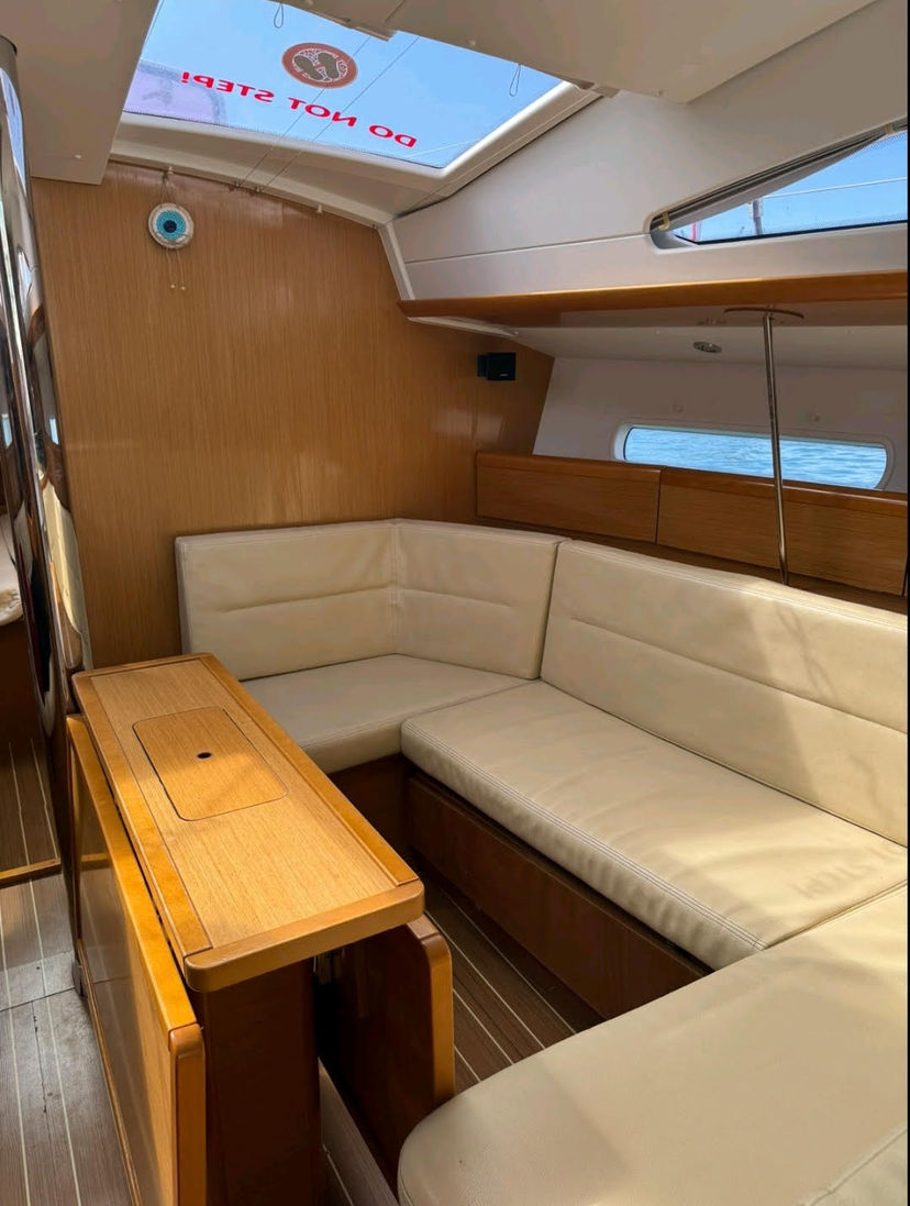 Jeanneau 42 FREYA