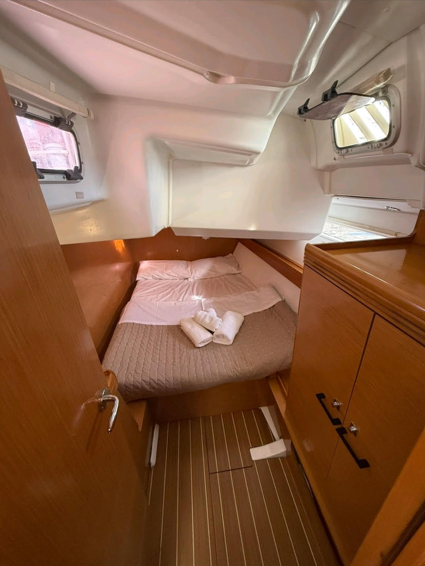 Jeanneau 42 FREYA