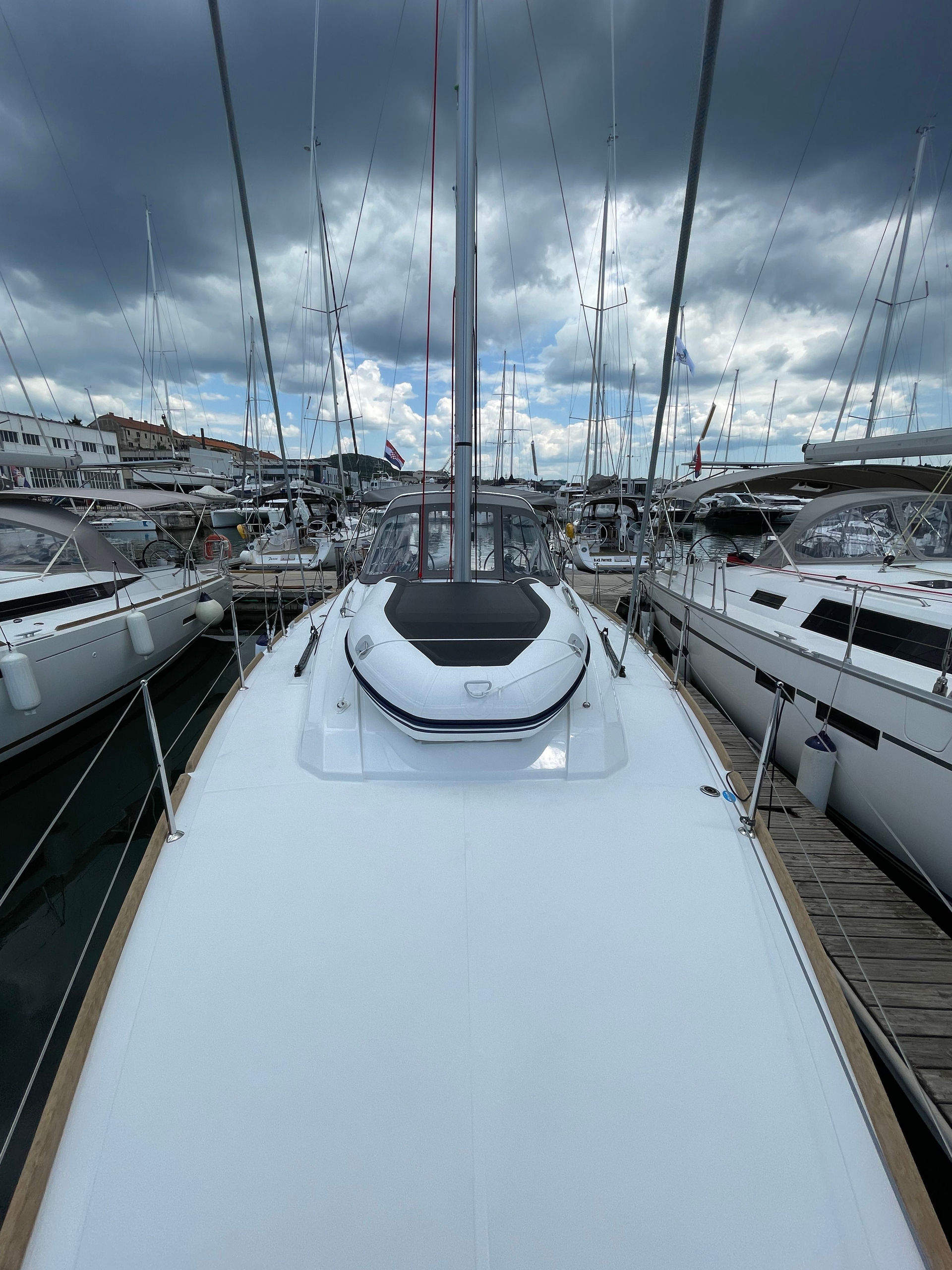 5002945990000102568_Oceanis_38.1-exterior_8.jpg