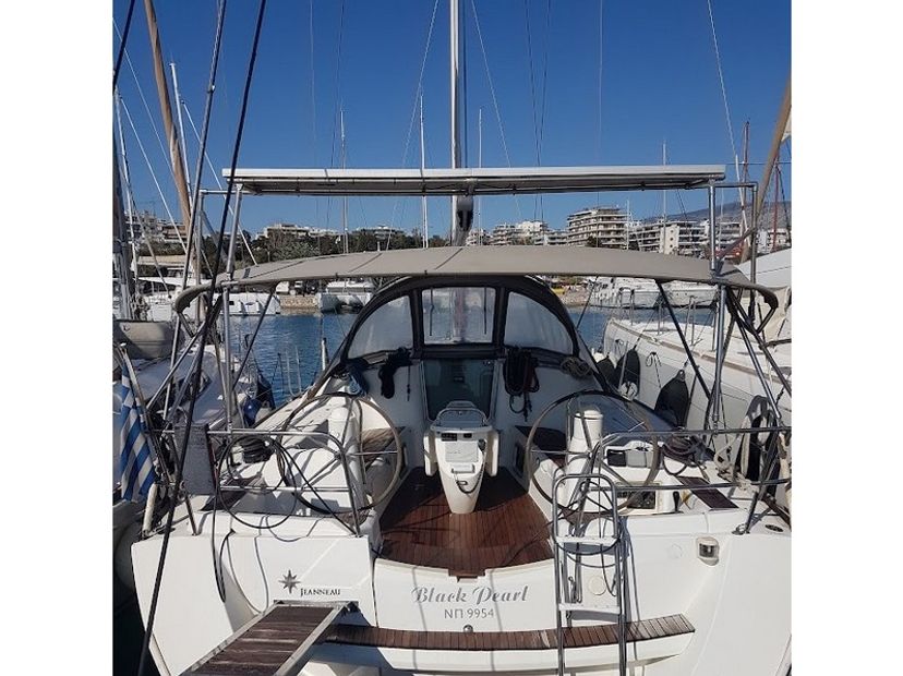 Jeanneau 42 Black Pearl