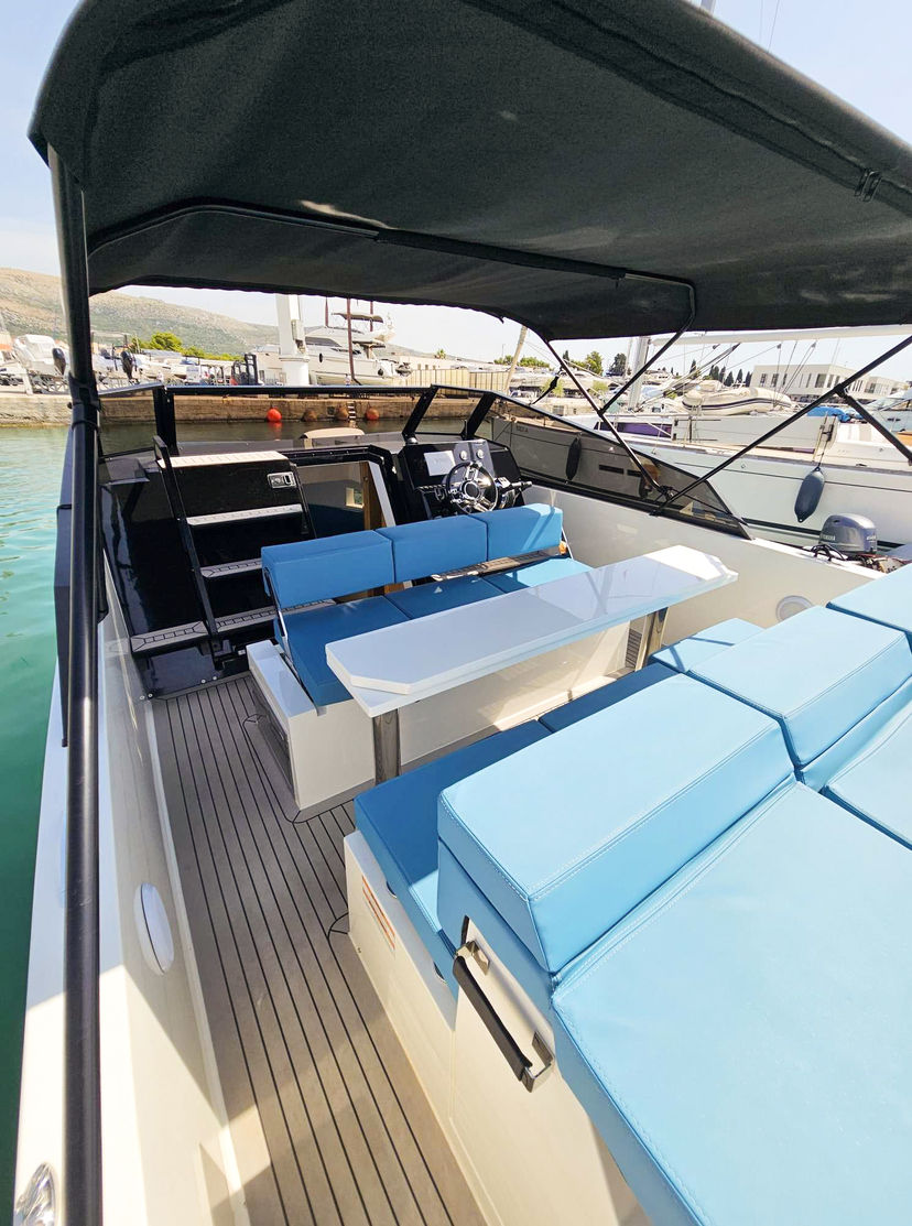 De Antonio Yachts 28 Zarja