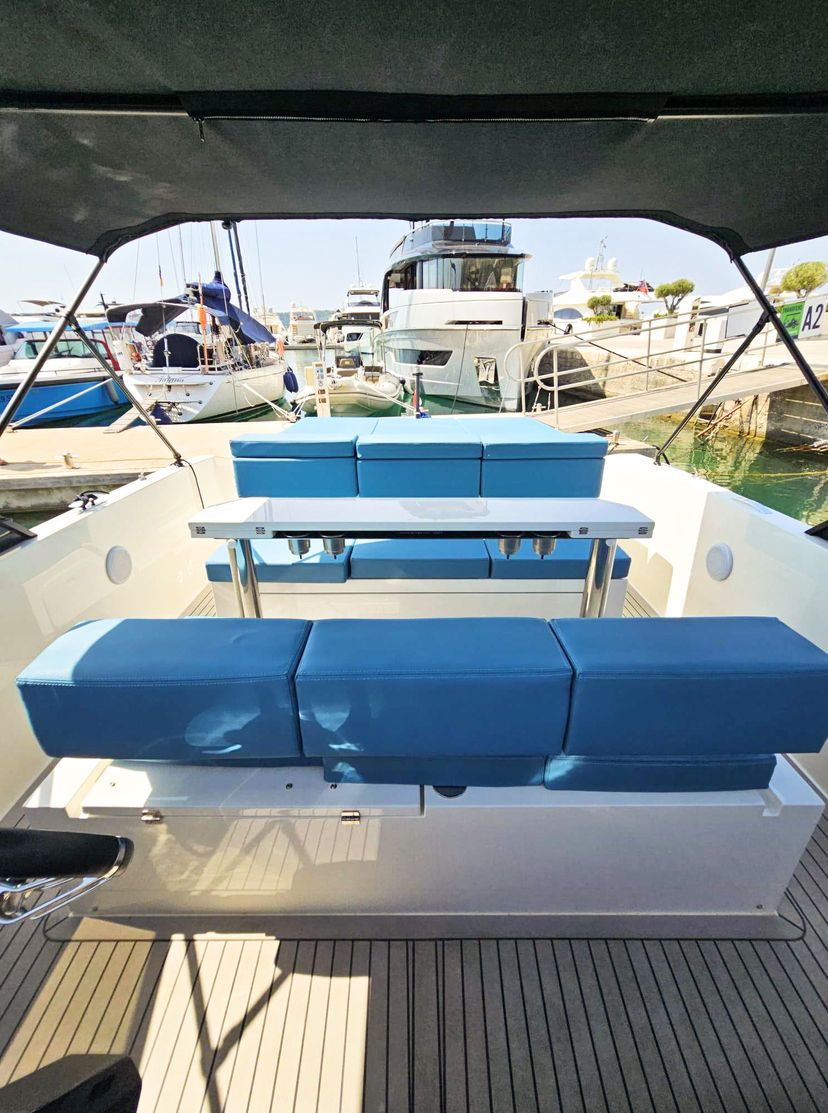 De Antonio Yachts 28 Zarja