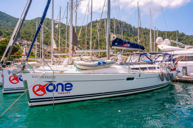 Jeanneau 42 Winter Breeze