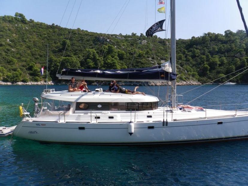 Dufour Yachts ATOLL 6 The Big One Two